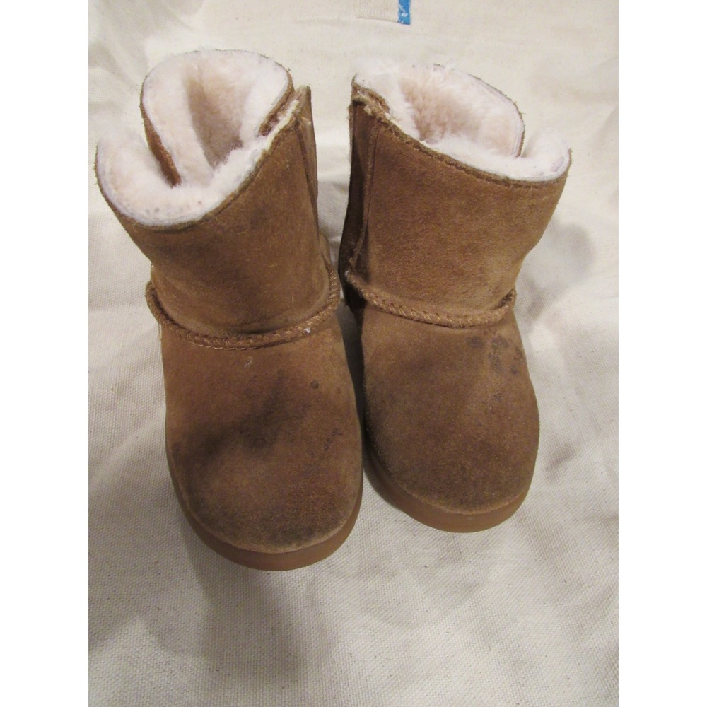 UGG Keelan Chestnut Suede Sheepskin Ankle Boots Kids Size 6 TODDLER 1096089T